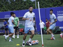 Ribuan Bobotoh Hadiri Latihan Persib Jelang Laga Tandang Kontra Persija
