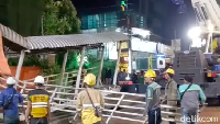 Buntut Panjang JPO Tendean Rusak Ditabrak Truk