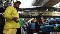 Pelajaran Penting agar Tak Ada Lagi Kasus Truk Nyangkut yang Bikin Macet Parah