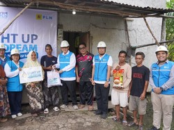 PLN Beri Listrik Gratis Bagi Masyarakat Kurang Mampu di Siantan Kalbar
