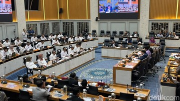 Menhut Tak Ikut Rapat di DPR, Waka Komisi IV: Beliau Izin Umrah