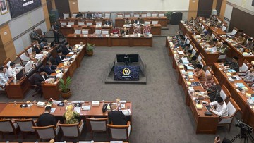 Rapat di DPR, Menhaj Lapor Butuh Rp 4 T untuk Uang Muka Tenda Haji di Saudi