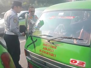 Ngeyel Tetap Jalan Usai Kena Razia, 10 Angkot Tua di Bogor Dikandangkan
