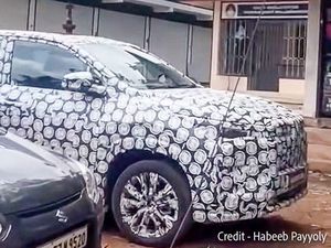 Bocor Sosok Mobil Diduga Toyota Innova Zenix Facelift sedang Dites Jalan
