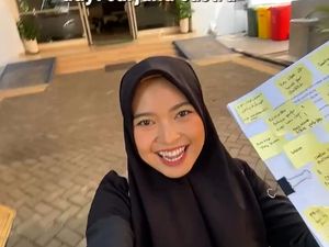 Viral! Kisah Mahasiswi Rahasiakan Kelulusan Demi Lakukan Aksi Mengharukan Ini