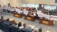 Warga Nunukan Protes Jalan Lumpuh Total, Geruduk DPRD Kaltara
