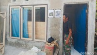 Semringah Ahi, Rumahnya yang Rusak Parah Kini Diperbaiki Bupati Jeje