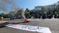 Mahasiswa UINSA Demo Kampus