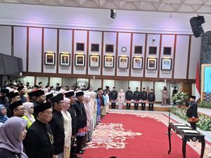 Pramono Lantik 239 Pejabat Pemprov, Ingatkan Banyak yang Mau Jadi ASN di DKI