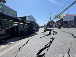 Dinas PUPR Kalsel Mulai Perbaiki Jalan Amblas Banjarmasin Hari Ini