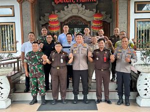 Kapolres Tabanan Bersama Kodim 1619 Jalin Silaturahmi ke Kejari Tabanan