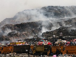 Sampah-sampah Dilalap Api dari Depok hingga Gunung Putri