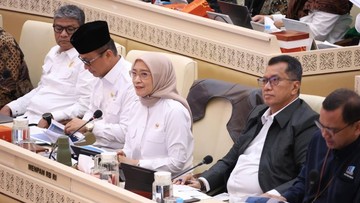 MenPAN-RB Sampaikan Capaian Kinerja Tahun 2025 di Rapat Kerja DPR RI