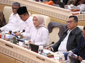 MenPAN-RB Sampaikan Capaian Kinerja Tahun 2025 di Rapat Kerja DPR RI