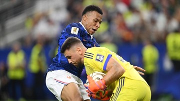 Mbappe Frustrasi, Sikut Unai Simon Berujung Kartu Kuning