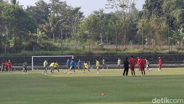 PSS Sleman Bakal Uji Coba Lawan Persebaya di Gelora Bung Tomo