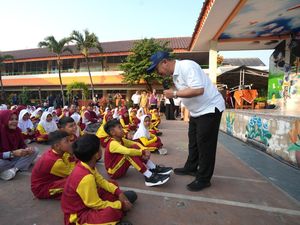 Mendikdasmen Beri Dukungan Psikologis ke Siswa SDN di Jaksel Pascateror Bom