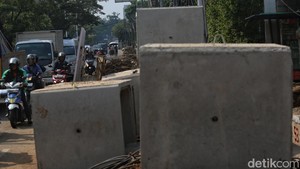 Pembangunan Saluran Air di Joglo Raya Picu Kepadatan Lalu Lintas