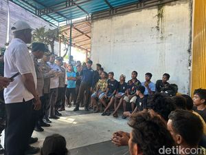 Redam Ketegangan, Polisi Sambangi Buruh Asal Sumba di Klungkung