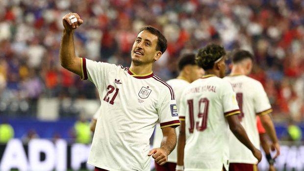 Soccer Football - FIFA World Cup 2026 - Semi Final - France v Spain - Dallas Stadium, Arlington, Texas, U.S. - July 14, 2026 Spain's Mikel Oyarzabal celebrates scoring their first goal REUTERS/Kai Pfaffenbach     TPX IMAGES OF THE DAY