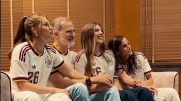 Momen Raja Felipe VI Nobar dan Selebrasi Spanyol Masuk Final Piala Dunia