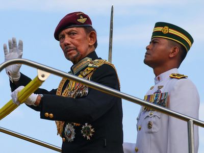 Raja Terlama Berkuasa di Dunia Genap 80 Tahun, Sultan Brunei Rayakan Hari Bersejarah dengan Parade Megah