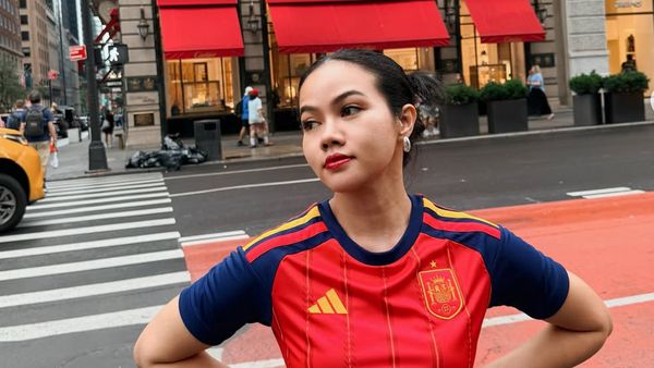 Gaya Sporty Yura Yunita Nonton Piala Dunia 2026 di AS, Stylish Pakai Jersey