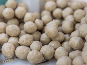 Viral! Turis Indonesia Diminta Bayar Rp385 Ribu saat Bawa Bakso ke Malaysia