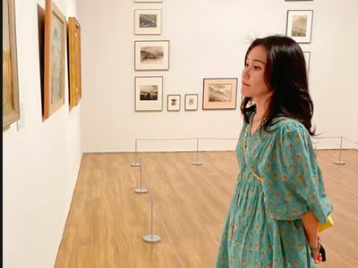 7 Potret Ayu Ting Ting Pamer Museum Date Bareng Kevin Gusnadi, Curi Atensi
