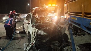 Video: Olah TKP Laka Maut CR-V Hantam Truk yang Tewaskan 5 Orang di Tol Pandaan