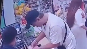 Gasak Uang di Minimarket Munggu, WN Iran Ditangkap Polisi!