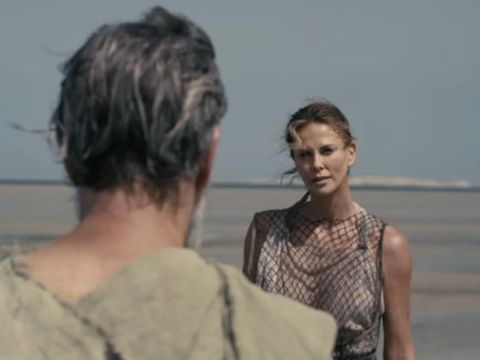 Film The Odyssey (2026) Charlize Theron sebagai Calypso dalam The Odyssey.