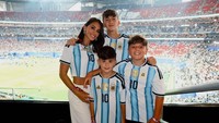 Argentina Singkirkan Inggris, Istri Messi Tampil Pakai Jersey Crop Top