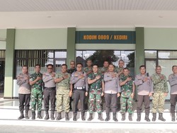 Penghargaan Kapolres Kediri untuk Dandim Jadi Simbol Sinergi TNI-Polri