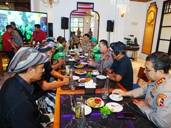 Kapolri Silaturahmi Bareng Ojol-Pecalang di Bali, Perkuat Sinergi Jaga Kamtibmas