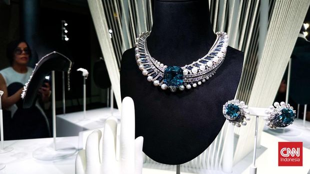 Mikimoto Bersinar Lewat L'éclat di Paris Mikimoto memperkenalkan koleksi high jewellery terbarunya, L'éclat, sebuah penghormatan terhadap mutiara dan sejarah panjang rumah perhiasan asal Jepang tersebut, sekaligus perjalanan inovasi yang mengubah industri perhiasan dunia.