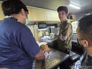 Cerita Dokter Obati Kambing hingga Iguana di Mobil Klinik Keliling