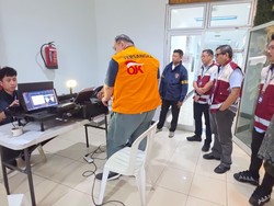 OJK Serahkan Tersangka & Barang Bukti Kasus Asuransi Jiwa Prolife ke Kejaksaan