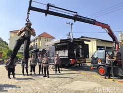 Siaga Bencana, Brimob Polda Jatim Cek Dapur Lapangan dan Water Treatment