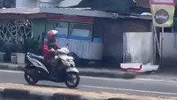 Pemotor Emak-emak Pakai Klakson Sirine di Jalanan Parepare Dicari Polisi