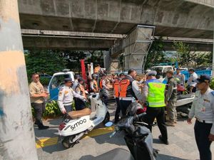 21 Motor Parkir di Trotoar ITC Kuningan Diangkut Dishub Jaksel