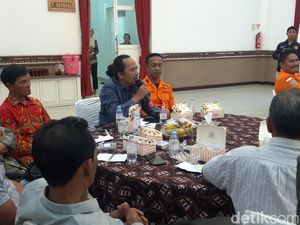 Tarik Ulur Upaya Warlok Buka Kembali Pendakian Merapi