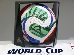 Video: Christies Gelar Lelang Amal Online Memorabilia Piala Dunia 2026