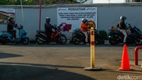 Bukan Cuma Suzuki Thunder, Motor Kayak Gini Juga Dilarang Isi BBM di SPBU