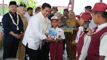 Temui Warga Lahat, Wamentrans Dorong Rehabilitas Sekolah-Sertifikasi Lahan
