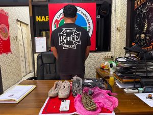 Ambil Paket Sepatu Berisi Ganja, Pria Kotim Ditangkap di Kantor Ekspedisi