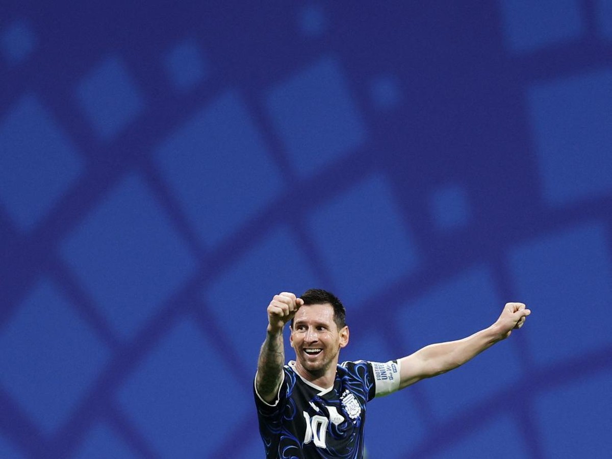 Lionel Messi menegaskan tak ada satu pun orang Argentina yang mau kalah dari Inggris. (Foto: REUTERS/Paul Childs)