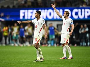 Rooney Terpukul, Harusnya Inggris Tampil Lebih Baik