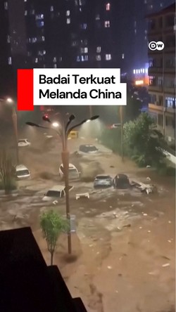 Video: Topan Bavi Hantam China, Banjir Hebat Hanyutkan Kendaraan!