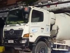 Truk Nyangkut di Matraman karena Sopir Main HP, Pramono Minta Ditindak Keras